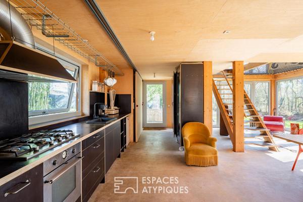 Maison d’architecte éco-conçue et son atelier indépendant à deux pas du centre-bourg