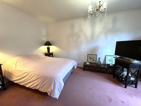 Maison individuelle 8 pièces 250 m² sur sous-sol total à Lésigny