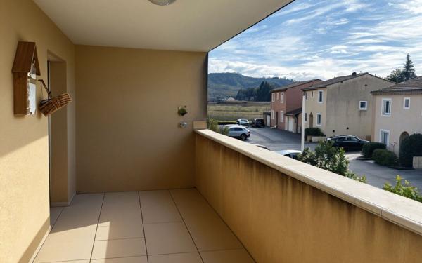 Appartement à louer    4 pièces •  Saint-Paul-Trois-Châteaux