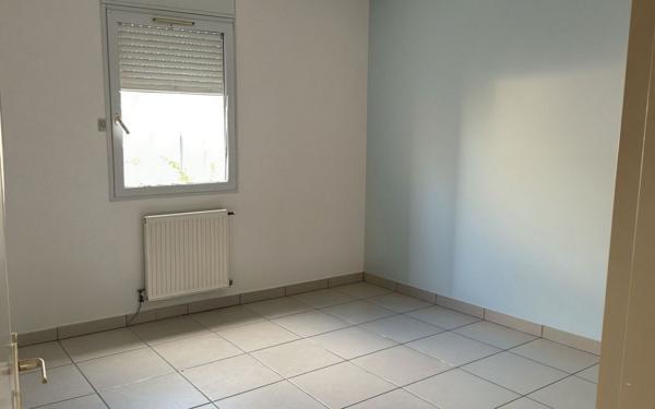 Appartement à louer    4 pièces •  Saint-Paul-Trois-Châteaux