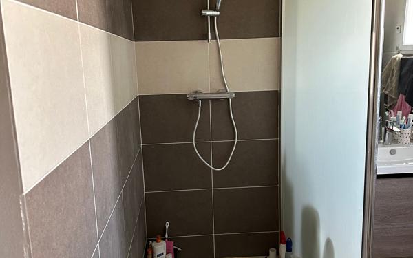 Appartement à louer    4 pièces •  Saint-Paul-Trois-Châteaux