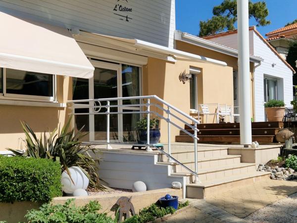 Maison 7 pièce(s) 4 chambre(s) 230 m²