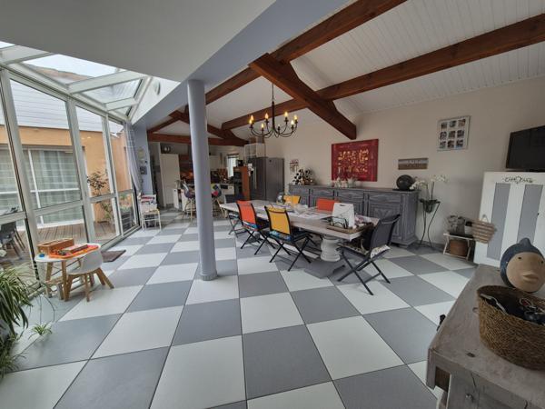 Maison 7 pièce(s) 4 chambre(s) 230 m²