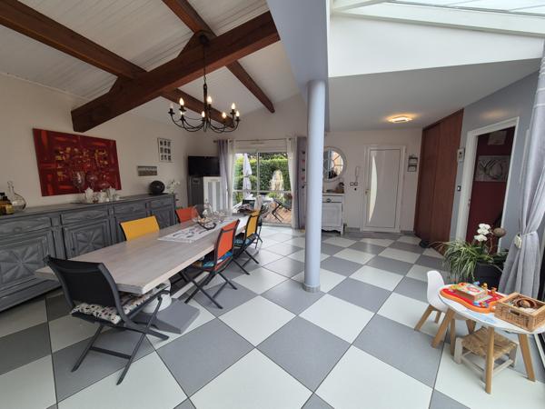 Maison 7 pièce(s) 4 chambre(s) 230 m²