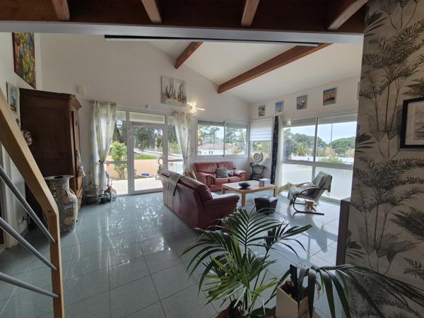 Maison 7 pièce(s) 4 chambre(s) 230 m²