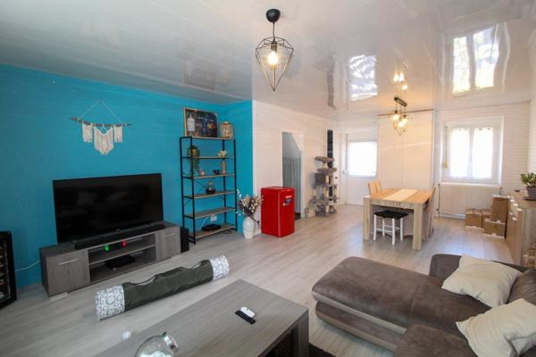 Maison rénovée, prête à vous accueillir !