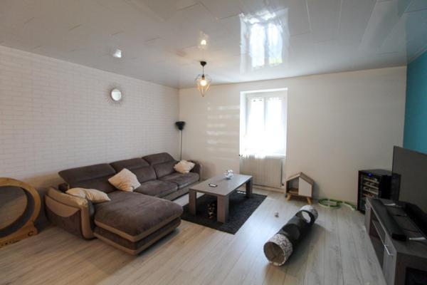 Maison rénovée, prête à vous accueillir !
