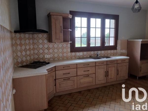 Maison traditionnelle 5 pièces de 99 m² à Saint-Secondin (86350)