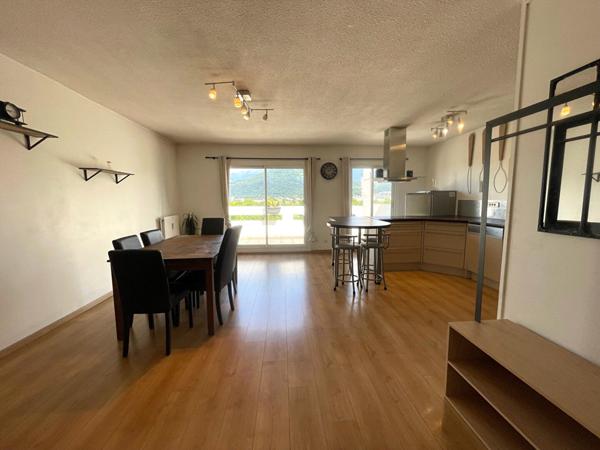 Appartement de 5 pièces (102 m²) à louer à ECHIROLLES