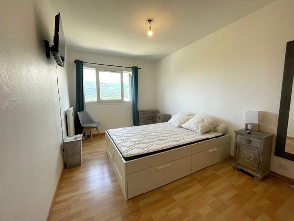 Appartement de 5 pièces (102 m²) à louer à ECHIROLLES