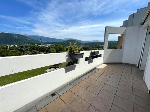 Appartement de 5 pièces (102 m²) à louer à ECHIROLLES