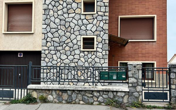 Appartement à louer    3 pièces • 134 m2 Toulouse