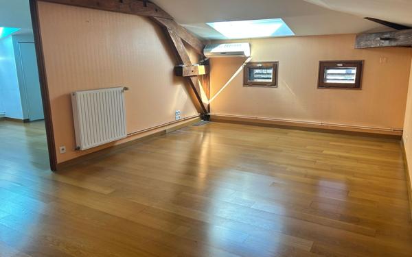 Appartement à louer    3 pièces • 134 m2 Toulouse