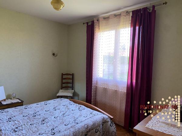 Bien situé dans quartier calme à CHATILLON-SUR-THOUET