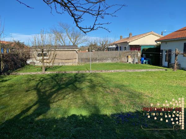 Bien situé dans quartier calme à CHATILLON-SUR-THOUET