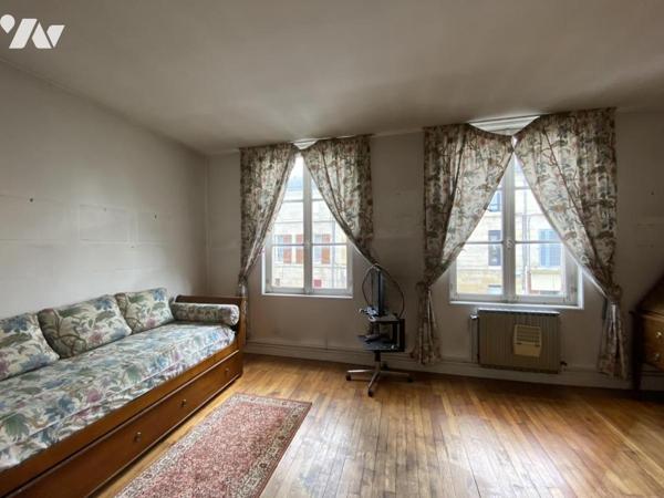 GRAND APPARTEMENT A CONFORTER DANS PETITE COPROPRIETE