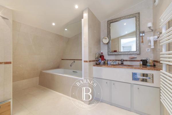 Paris 8ème, Appartement 1 Chambre -  54 m² à vendre
