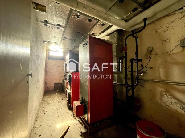 Maison avec terrain et étangs – fort potentiel !