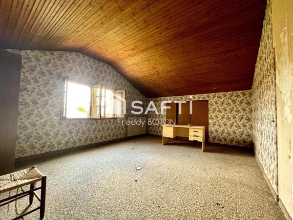 Maison avec terrain et étangs – fort potentiel !