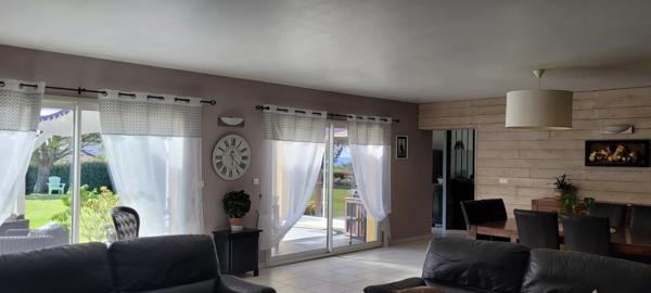 Très belle villa familiale de 245 m² avec piscine au sel et chauffée
