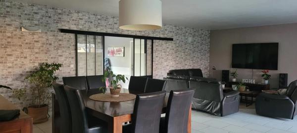 Très belle villa familiale de 245 m² avec piscine au sel et chauffée