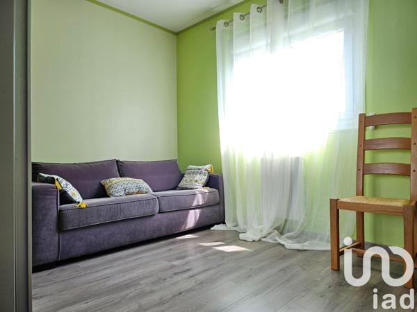 Maison traditionnelle 6 pièces de 150 m² à Villemer (77250)