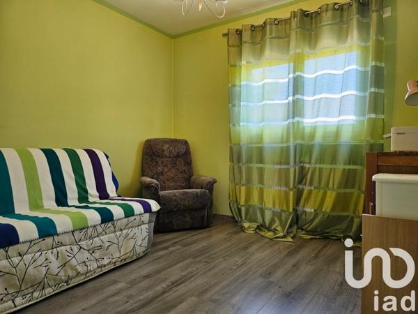 Maison traditionnelle 6 pièces de 150 m² à Villemer (77250)