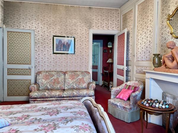 Maison
                                                                                                                                                                                                                                                                                                                        13 pièce(s)                                                                                                                                                                                                          6 chambre(s)                                                                                                                                                                                                          285  m²