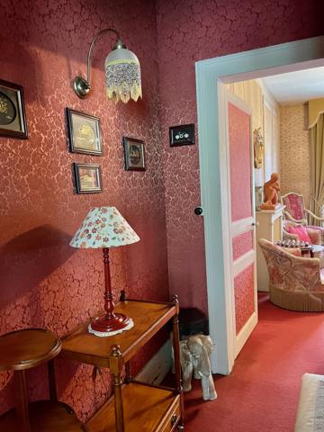 Maison
                                                                                                                                                                                                                                                                                                                        13 pièce(s)                                                                                                                                                                                                          6 chambre(s)                                                                                                                                                                                                          285  m²