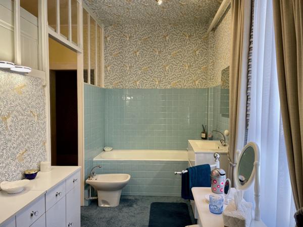 Maison
                                                                                                                                                                                                                                                                                                                        13 pièce(s)                                                                                                                                                                                                          6 chambre(s)                                                                                                                                                                                                          285  m²