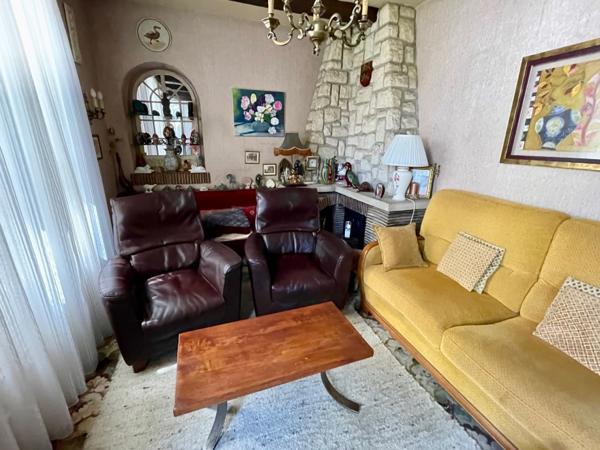 Maison
                                                                                                                                                                                                                                                                                                                        13 pièce(s)                                                                                                                                                                                                          6 chambre(s)                                                                                                                                                                                                          285  m²
