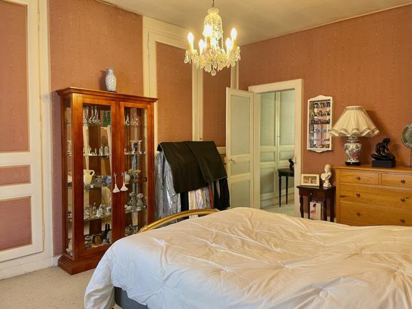 Maison
                                                                                                                                                                                                                                                                                                                        13 pièce(s)                                                                                                                                                                                                          6 chambre(s)                                                                                                                                                                                                          285  m²