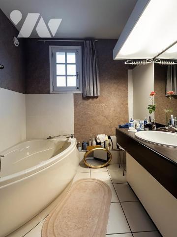 Appartement T3 - 78m² - Dernier étage avec ascenseur - Cave - Parking - LA DOUTRE