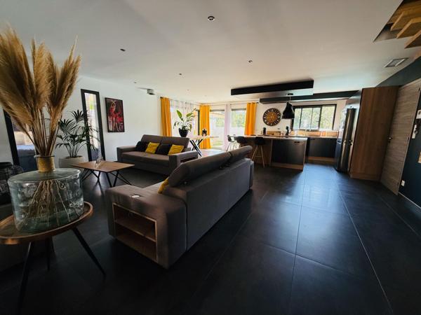 VILLA T5 143m2 AVEC PISCINE ET GARAGE