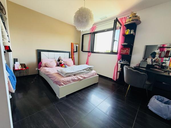 VILLA T5 143m2 AVEC PISCINE ET GARAGE