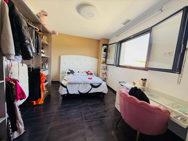 VILLA T5 143m2 AVEC PISCINE ET GARAGE