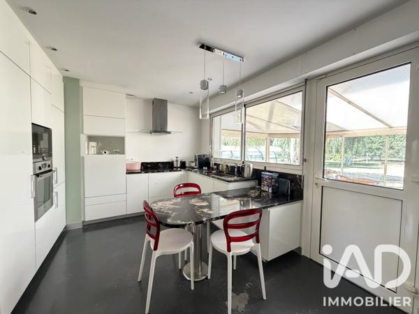 Maison à vendre 10 pièces 234 m² Le Mans