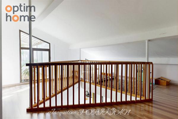 Aix en Provence : Maison d'architecte mitoyenne sur 2700m2 de jardin paysagé.