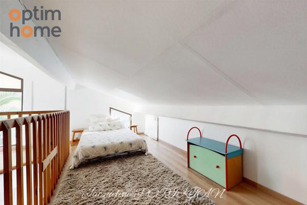 Aix en Provence : Maison d'architecte mitoyenne sur 2700m2 de jardin paysagé.