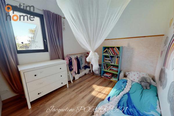 Aix en Provence : Maison d'architecte mitoyenne sur 2700m2 de jardin paysagé.