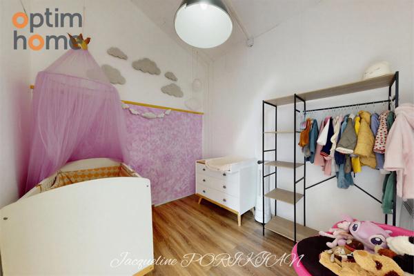 Aix en Provence : Maison d'architecte mitoyenne sur 2700m2 de jardin paysagé.