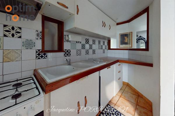 Aix en Provence : Maison d'architecte mitoyenne sur 2700m2 de jardin paysagé.