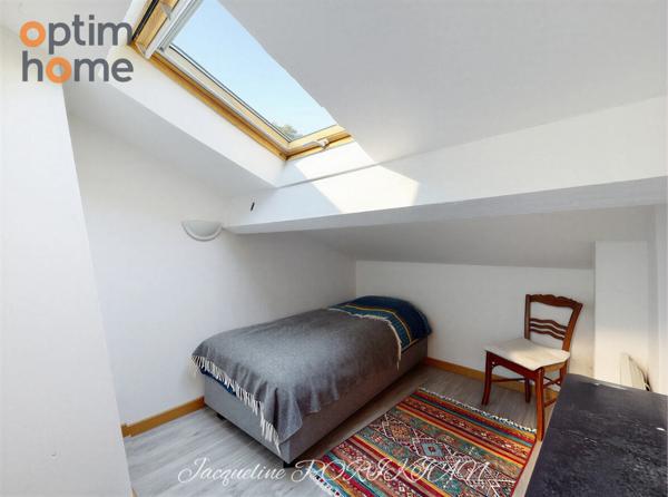 Aix en Provence : Maison d'architecte mitoyenne sur 2700m2 de jardin paysagé.