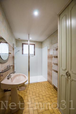 maison de plain pied avec sous sol complet et jardin