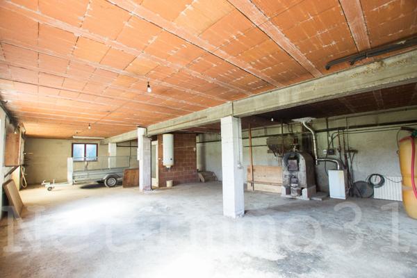 maison de plain pied avec sous sol complet et jardin