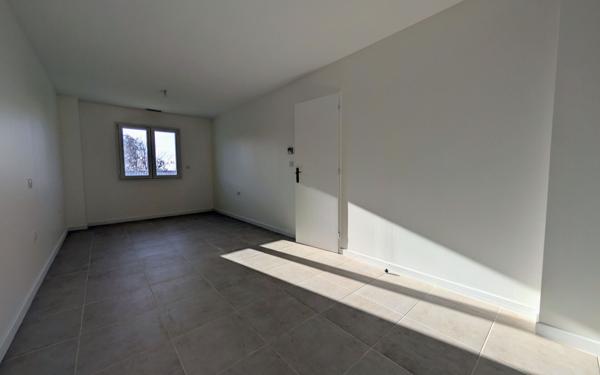 Maison à louer    5 pièces •  Dieupentale