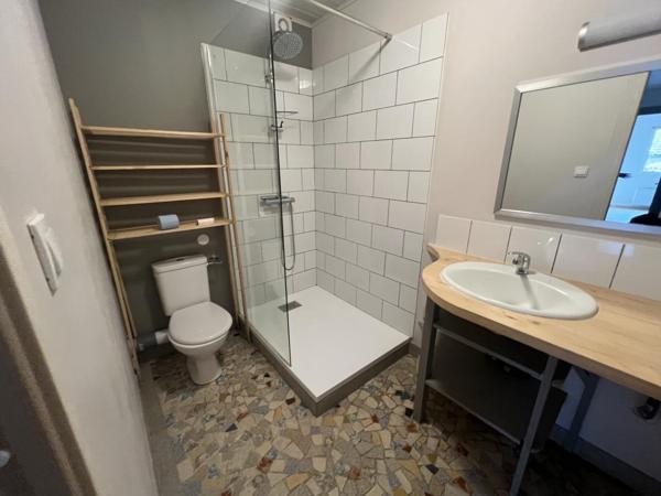 Appartement T3 en rez de chaussé dans villa / 43800 Beaulieu