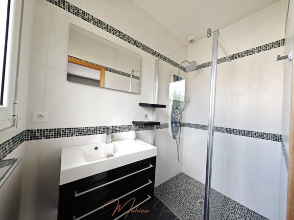 Maison 6 pièces 210m² à vendre à Cessy 01170