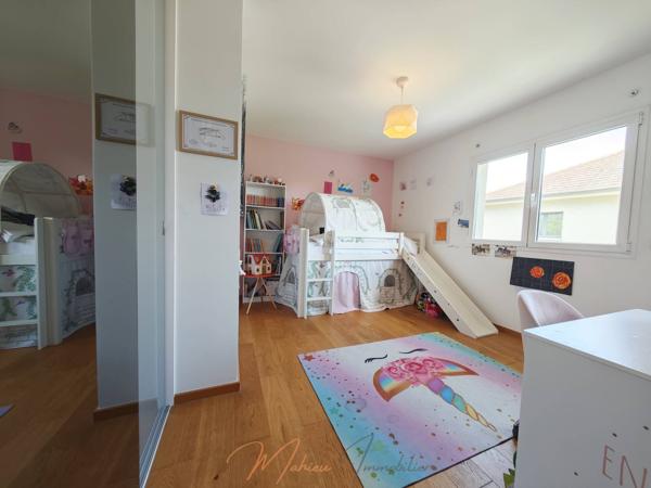 Maison 6 pièces 210m² à vendre à Cessy 01170