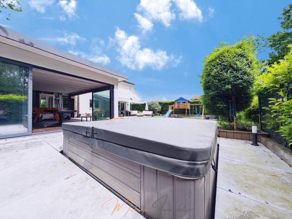 Maison 6 pièces 210m² à vendre à Cessy 01170